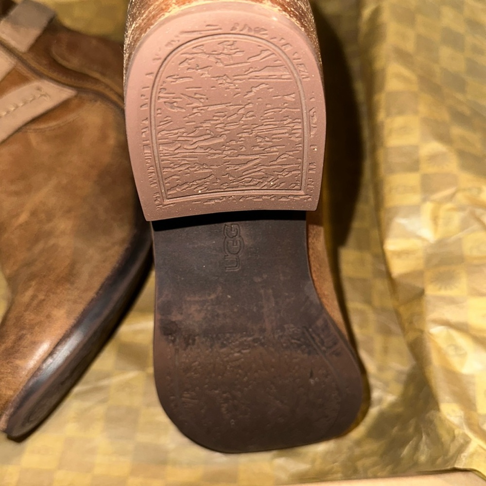 Ugg Darcie Riding Boot: Size 7: Color-Brown - Picture 8 of 8